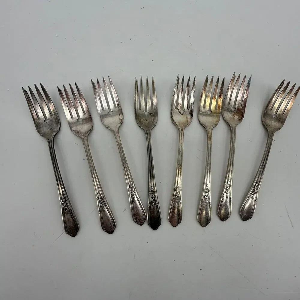 Simeon L George H Rogers Countess II Oneida Silverplate Salad Forks Lot of 8